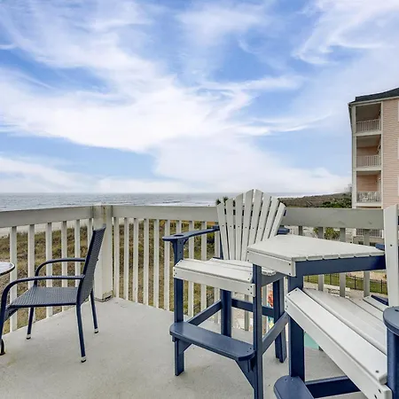 Sunny Seaside Condo With View - Walk To Beach